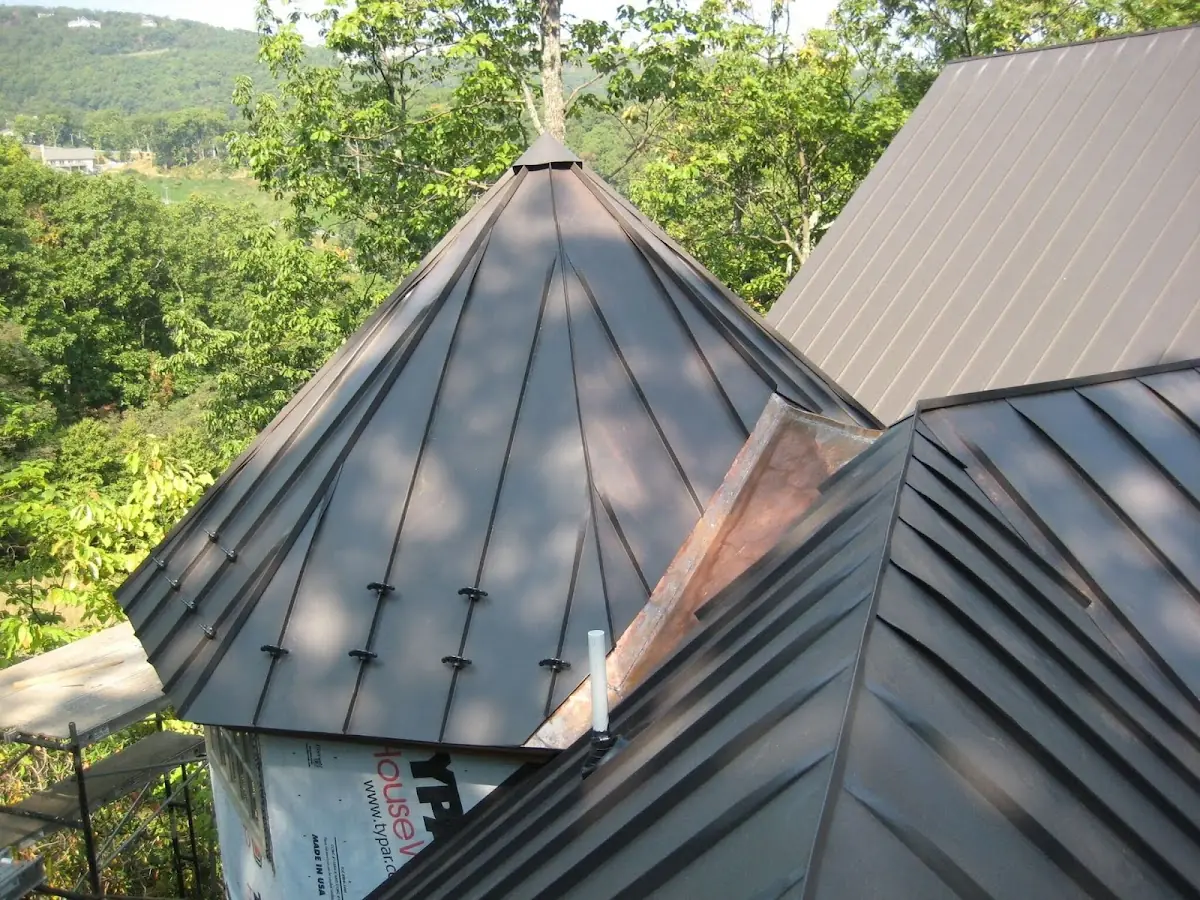 Professional Roof Tarp Installation by Craftsman Roofing in Historic Sandy